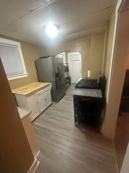 kitchen - 313 W 15th Ave