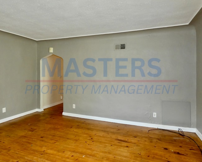 Building Photo - 2 Bed 1 Bath House