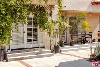 Building Photo - 145 S La Peer Dr