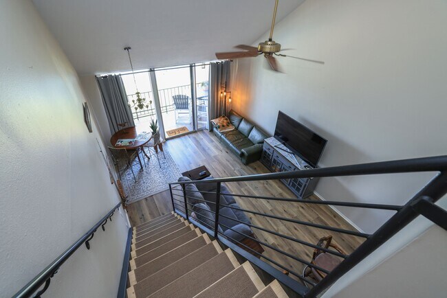 Building Photo - 12600 Melville Dr