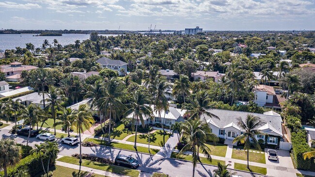 Building Photo - 210 Monceaux Rd