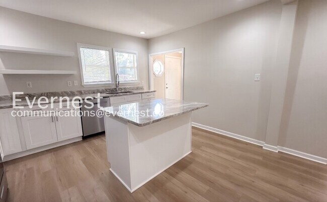 Building Photo - 4-Bed/2-Bath/Pet Friendly/Available Soon!