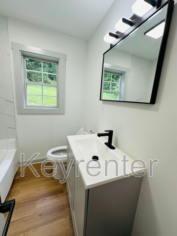 Building Photo - 800 Gertrude Ave