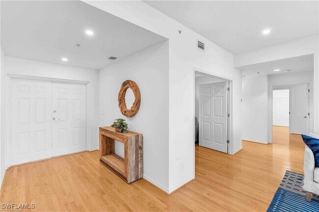 Building Photo - 4141 Bay Beach Ln