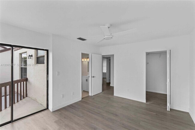 Building Photo - 622 NW 98th Ct