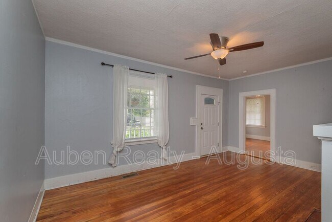 Building Photo - 2056 McDowell St
