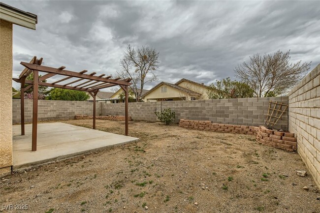 Building Photo - 8804 Crooked Shell Ave