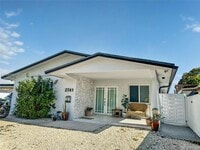 Building Photo - 2741 SW 67th Ave