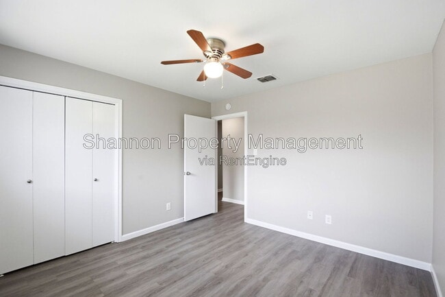 Building Photo - 6215 Autumn Arbor Dr