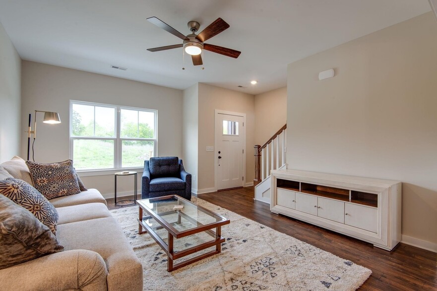 Building Photo - 1134 Waterburg Ln