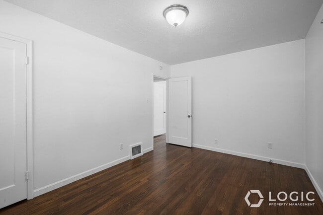 Building Photo - Gorgeous Home in SLC!