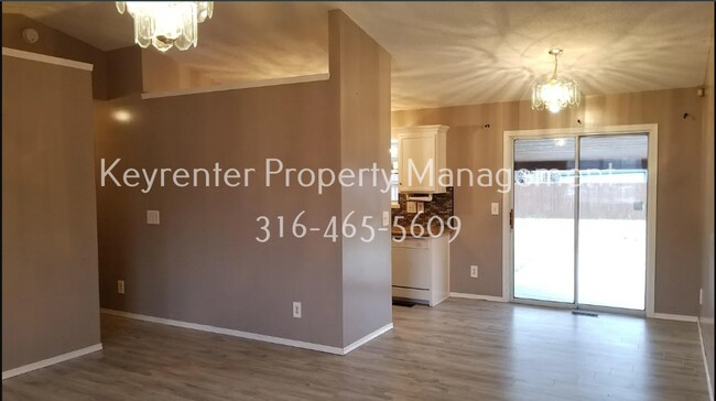 Building Photo - Spacious 4 Bedroom 2 Bathroom House