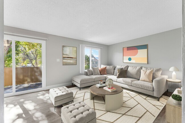 Interior Photo - Sierra Woods