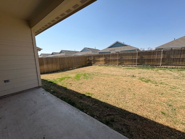 Building Photo - Cute Newer 3-2-2 Princeton!