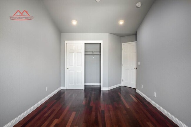 Building Photo - 6497 Hirabayashi Dr