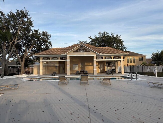 Building Photo - 13301 Fairway Glen Dr