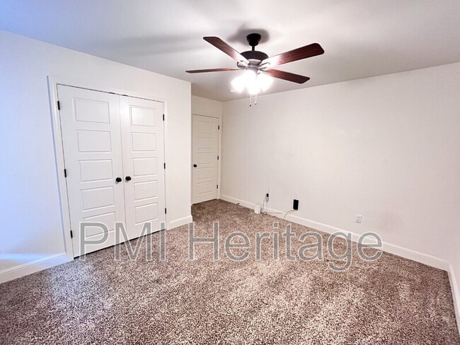 Building Photo - 6002 NW Meade St