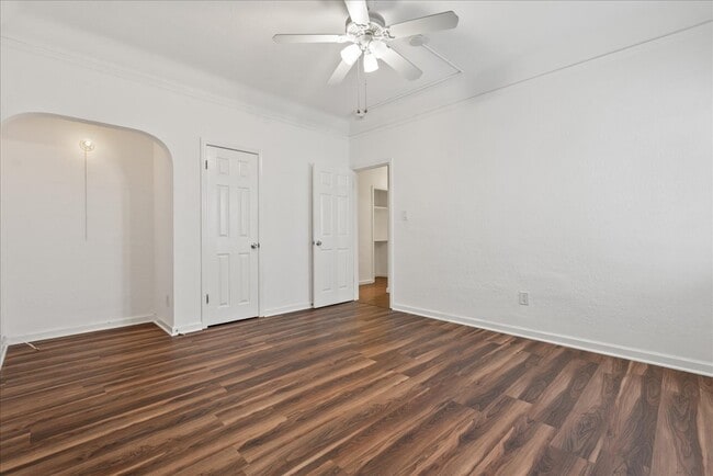 Building Photo - 2818 S Bronson Ave