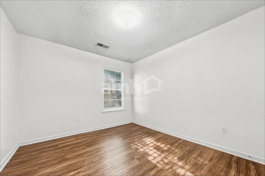 Building Photo - 5633 Michaelson Dr
