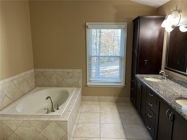 Building Photo - 2934 Canton Chase Dr