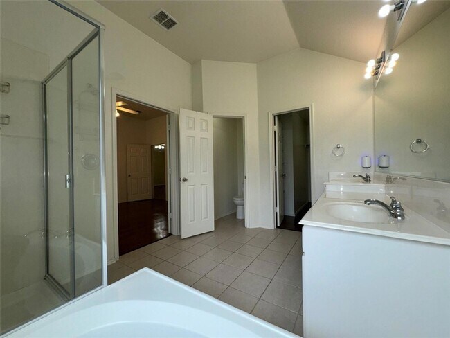 Building Photo - 9602 Glenshee Drive