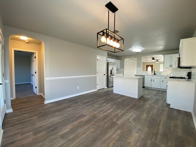 Building Photo - Beautiful Home in Redbird Ranch