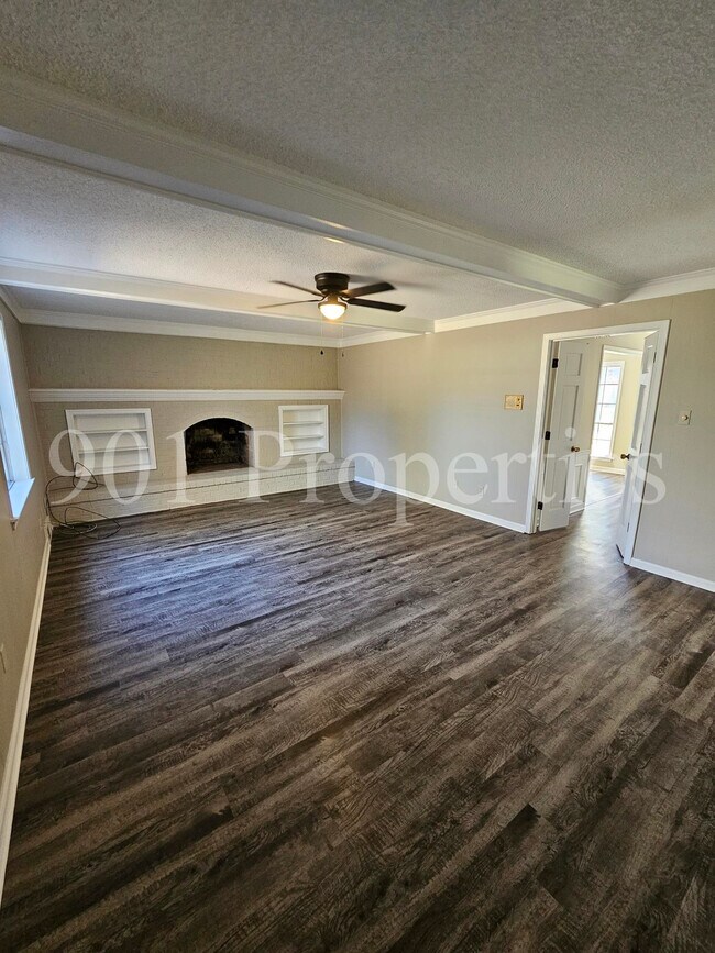 Building Photo - 2601 Camrose Cove