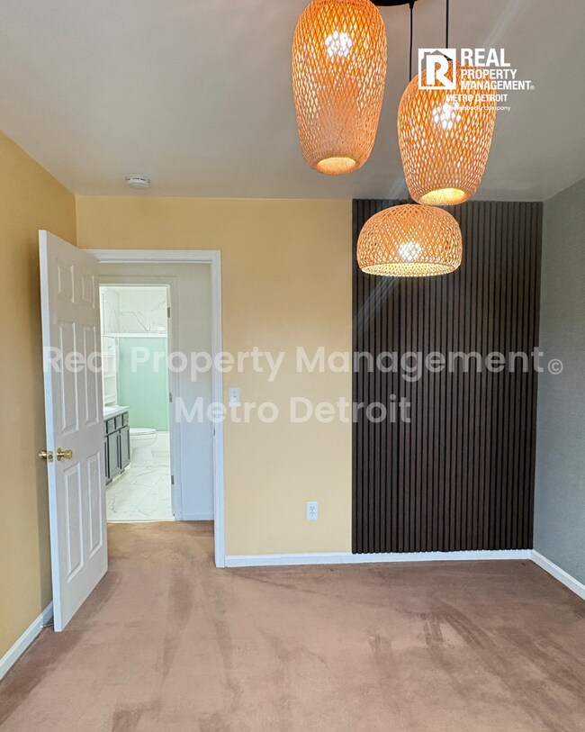 Building Photo - 3-Bedroom Single-Family Home in Waterford, Michigan