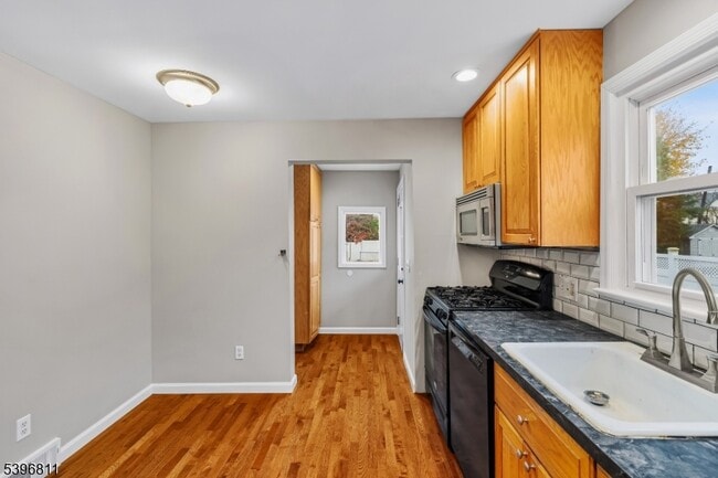 Building Photo - 26 Glaser Ave