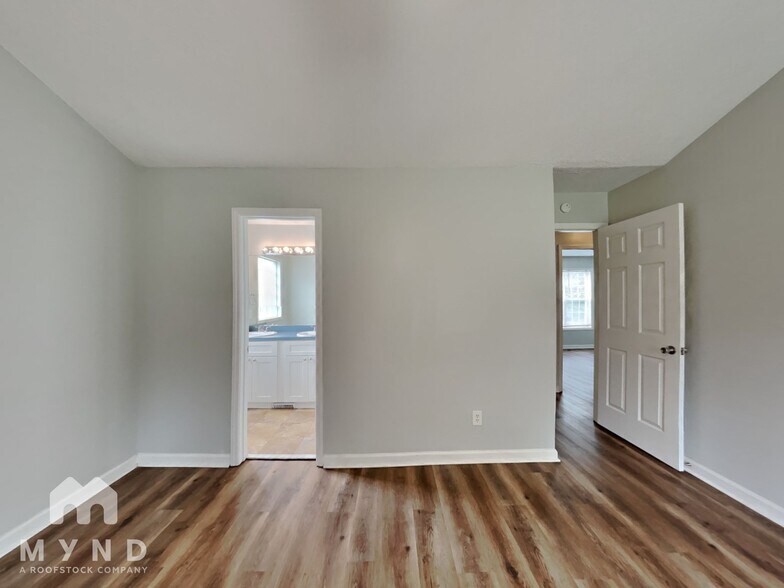 Building Photo - 104 Carrington Dr