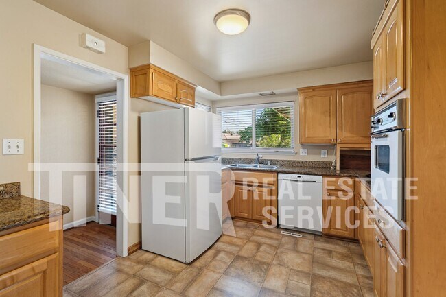 Building Photo - 6138 Cherrelyn Way