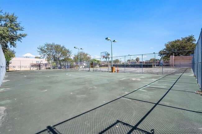 Building Photo - 48 Matador Ln