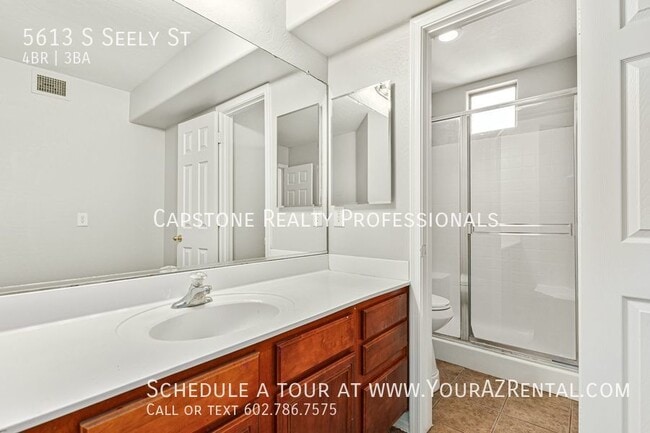Building Photo - 5613 S Seely St