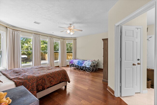 Building Photo - 27 E Artist Grove Cir