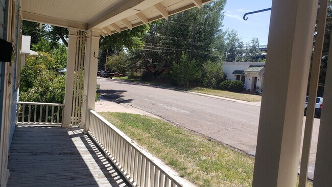 Building Photo - 803 E Flint St