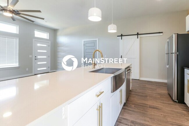 Building Photo - 3 Bedroom Pet-Friendly Home in Oklahoma Ci...