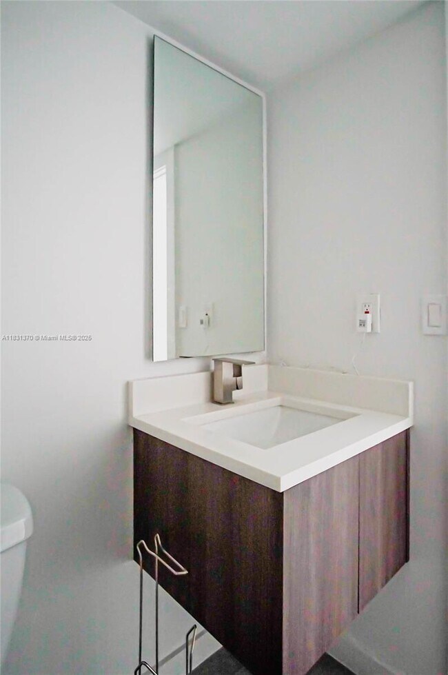 Building Photo - 2161 Orange Grove Dr