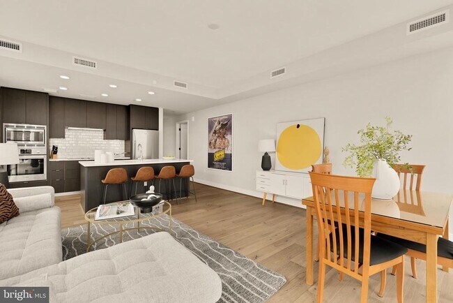 Building Photo - 1300 4th St SE