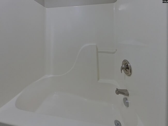 Building Photo - 124 Devonport Dr