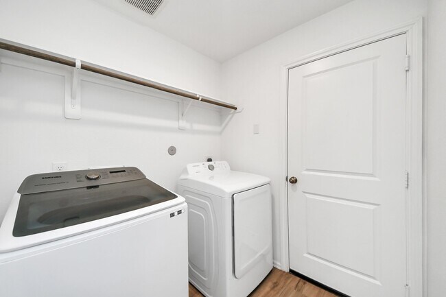 Building Photo - 26915 Wilderye Cv Ln