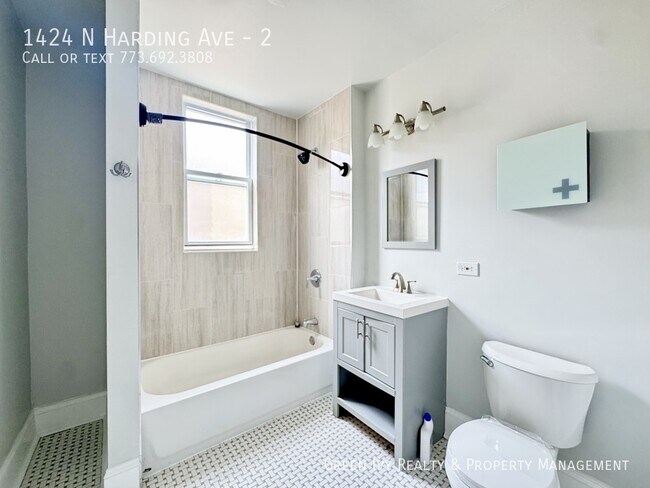 Building Photo - 1424 N Harding Ave