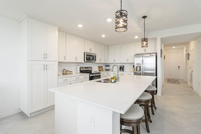 Building Photo - "Fully Furnished 2-Bed, 2-Bath Condo in Wellen Golf!"