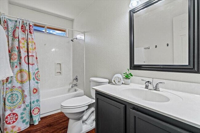 Building Photo - 17912 Aleppo Pine