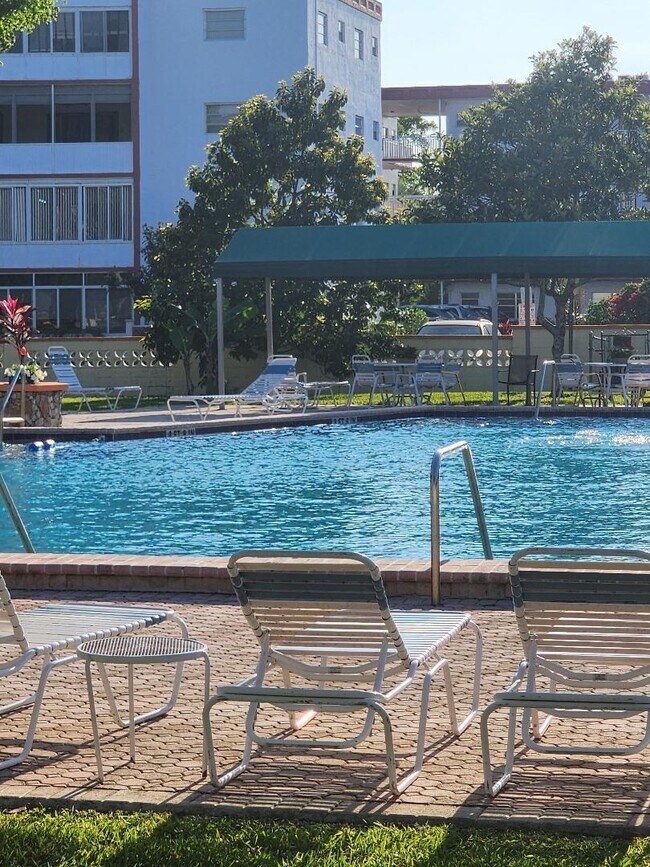 Building Photo - 4141 NW 44th Ave