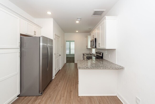 Building Photo - 7102 Channel Park Dr
