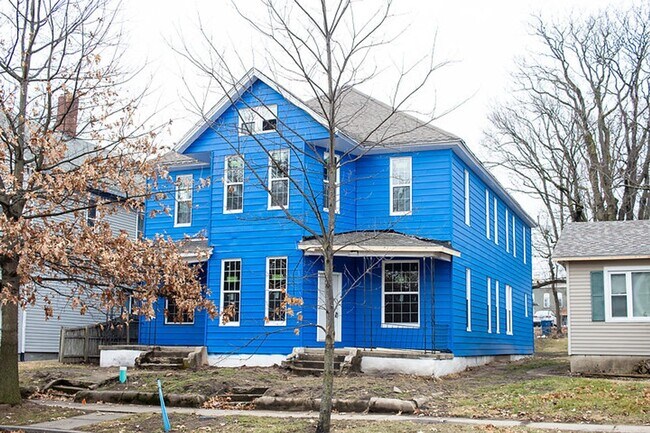 Building Photo - 512-514 S 4th ST