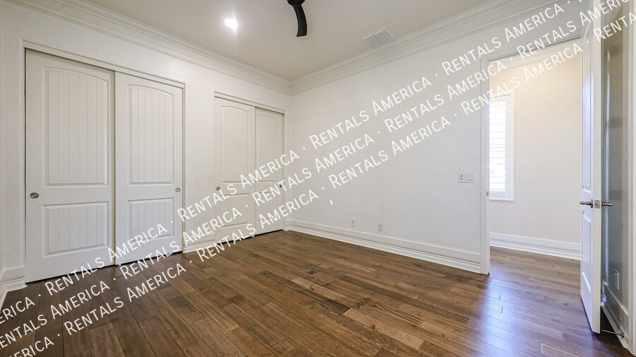 Building Photo - 28806 N 67th Dr