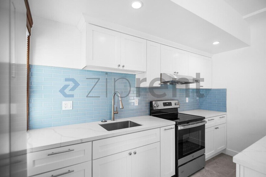 Building Photo - 1001 MacArthur Blvd