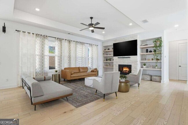 Building Photo - 415 Oakleigh Ave