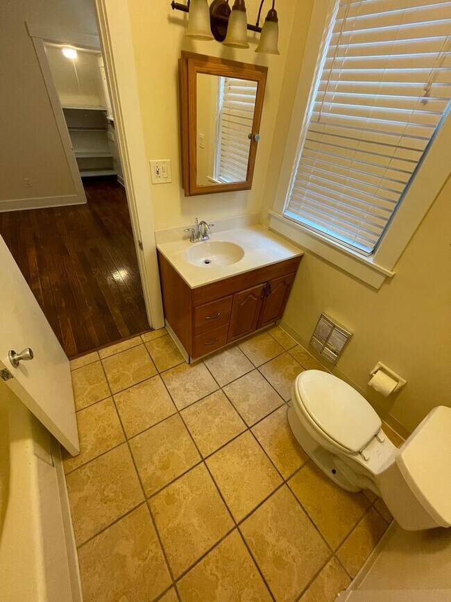 Building Photo - 234-236 Ridge Ave - (26147)